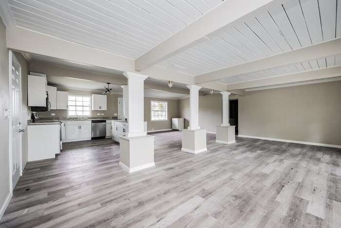 Building Photo - 93 E Mariana Ave