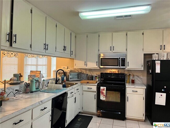 Building Photo - 103 Sunrise Ct