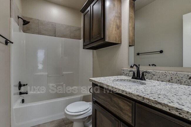 Building Photo - 1308 Garden Gate Dr