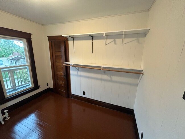 Building Photo - 1213 S 72nd St