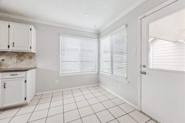 Building Photo - 22831 Rangeview Dr