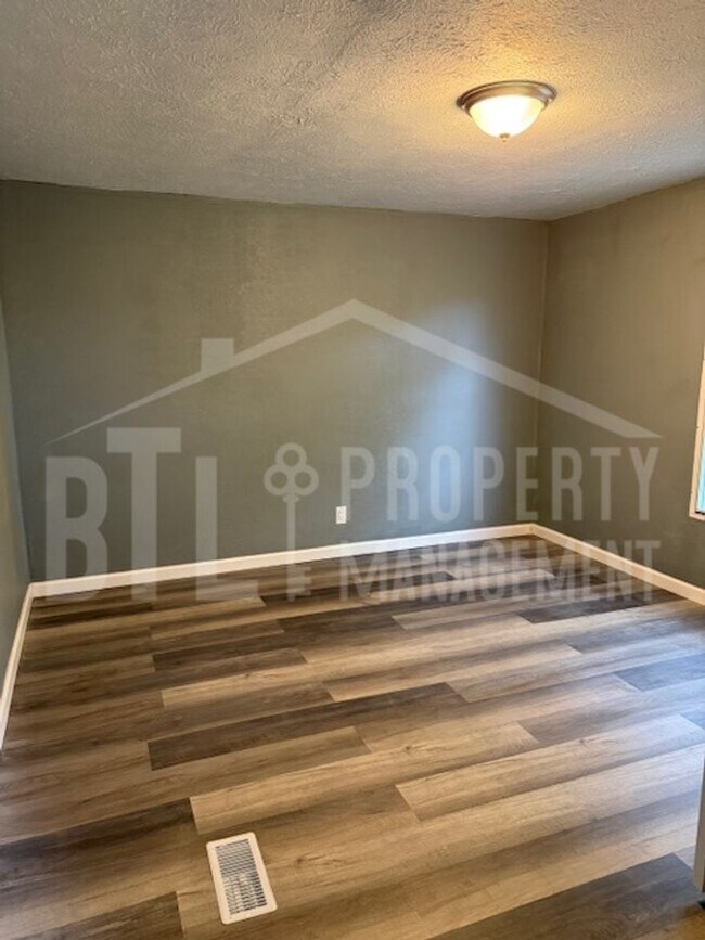 Building Photo - 222 Meadow Hills Ln