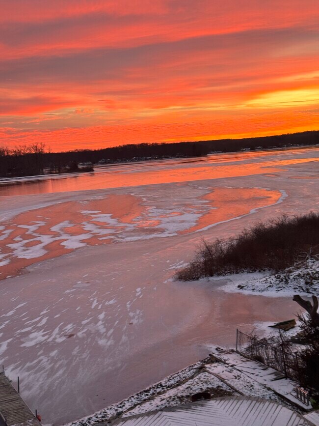 Building Photo - 11589 Ember Rd