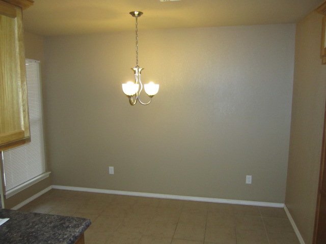 Building Photo - 425 Sterling Pointe Way