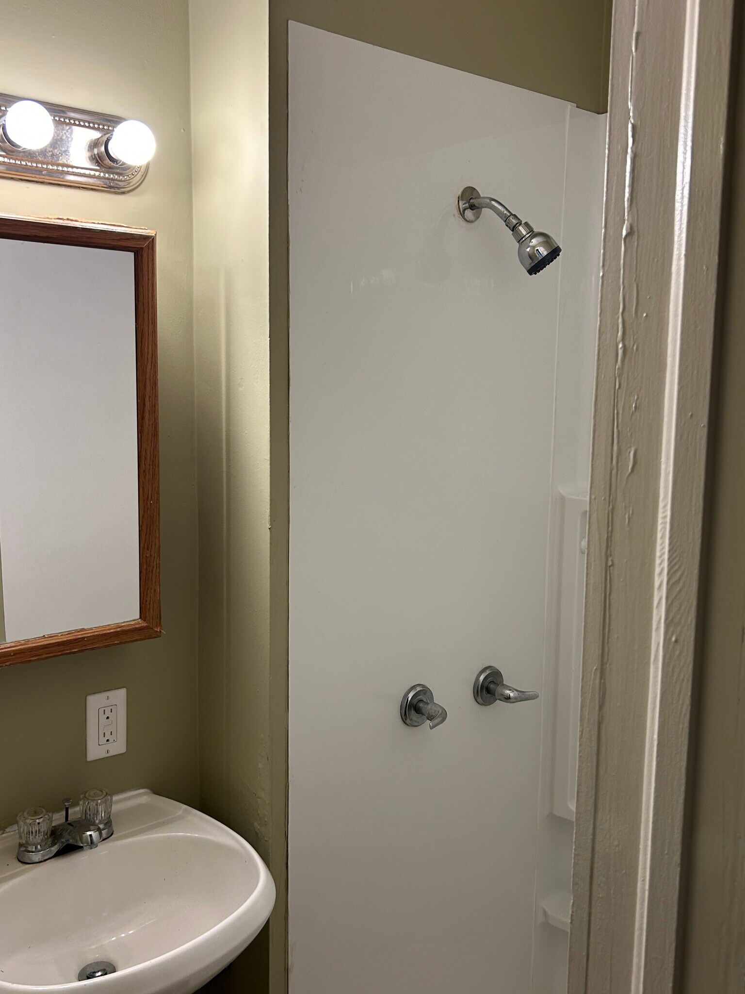 Bathroom - 309 Fredrica Ave