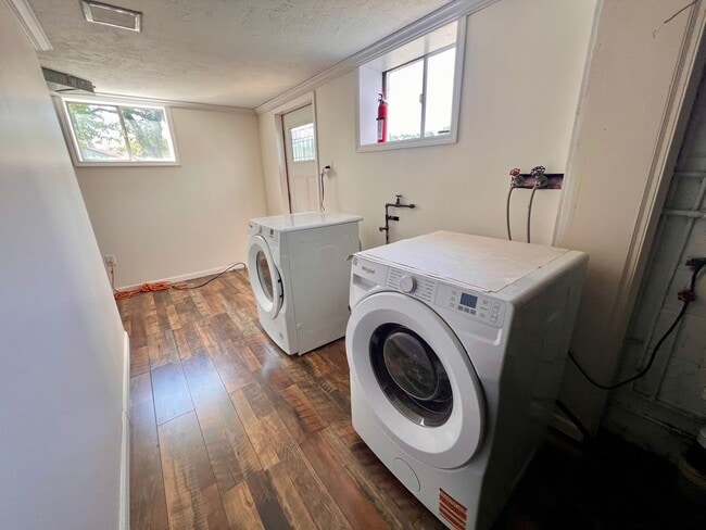 Building Photo - Pittsburgh - 2 Bedroom 1.5 Bathroom - Home...
