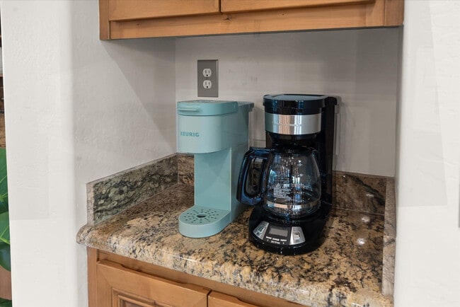 Building Photo - 6708 E Calle de Las Estrellas Rd