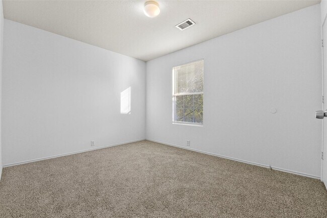 Building Photo - 822 Grand Plains Dr