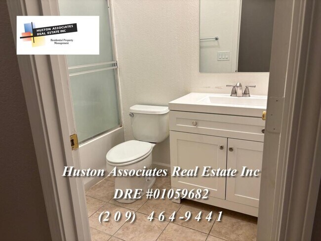 Building Photo - 1933 Cielito Dr