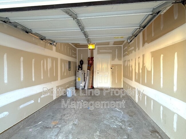 Building Photo - 10965 Princeton Village Dr