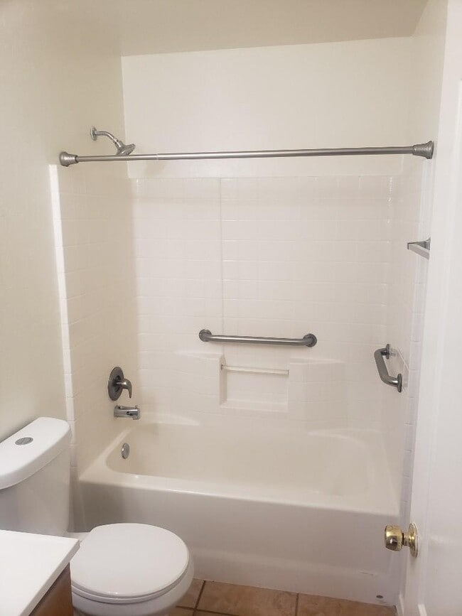 Building Photo - N Sunshine Blvd