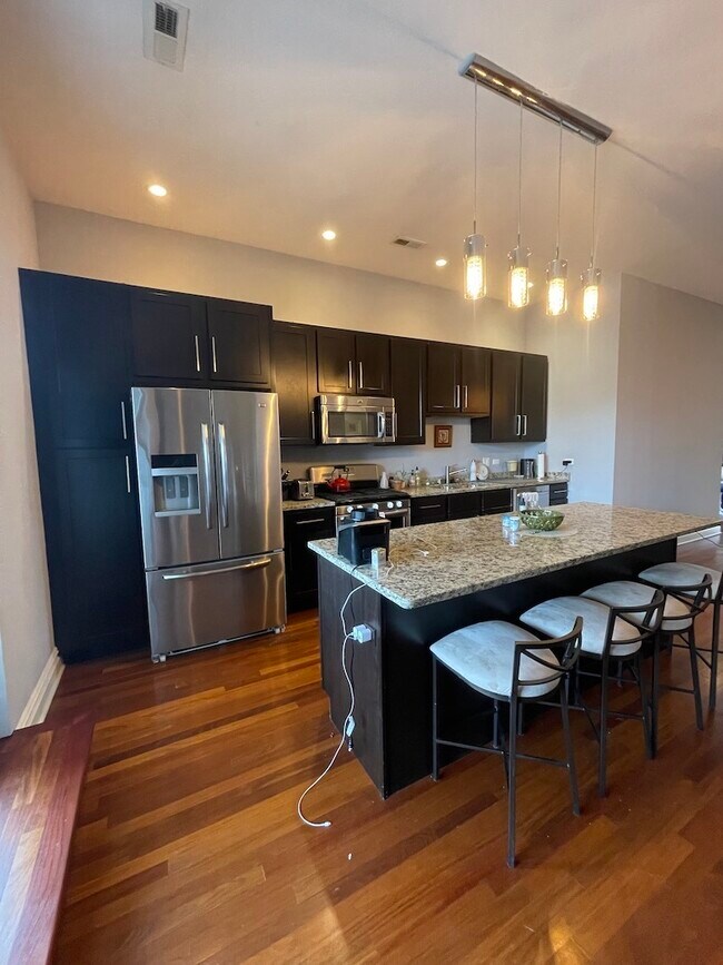 Building Photo - 1746-52 W North Ave