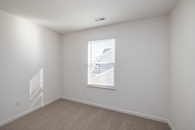 Building Photo - NEW CONSTRUCTION 4BD/2.5 Home in Stonebridge - Golf Course View