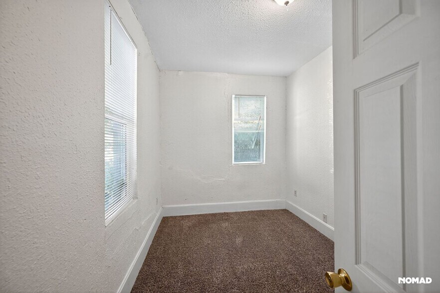 Building Photo - 2500 Eaton St