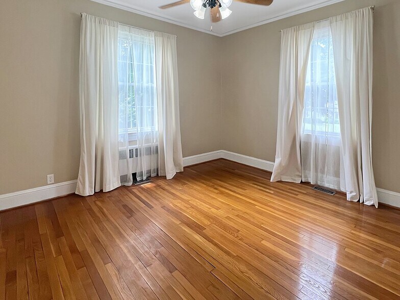 Bedroom - first floor - 108 Manchester Ave