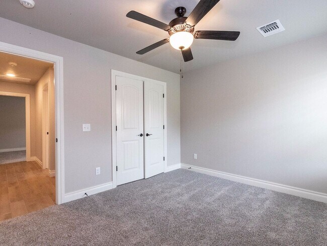 Building Photo - Beautiful Home - 4 Bedroom, 3 Bathroom with Bonus Room in East Edmond