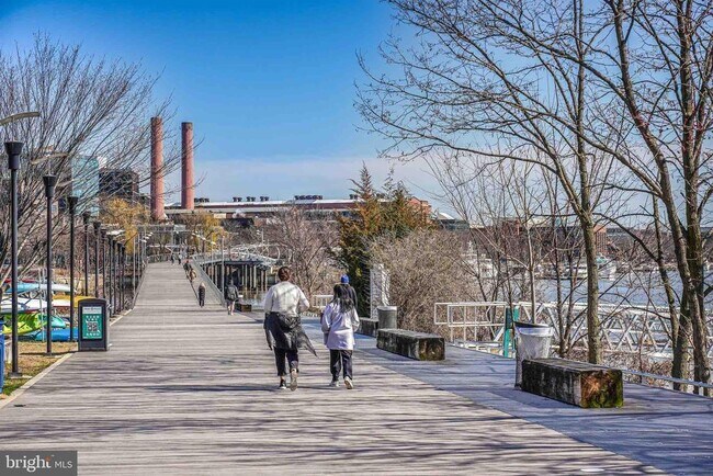 Building Photo - 70 N St SE