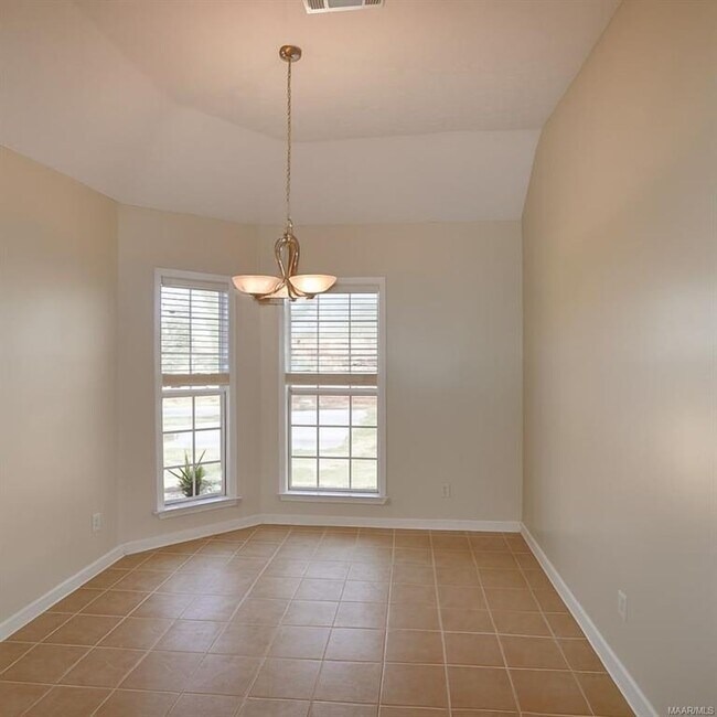 Building Photo - 611 River Birch Dr