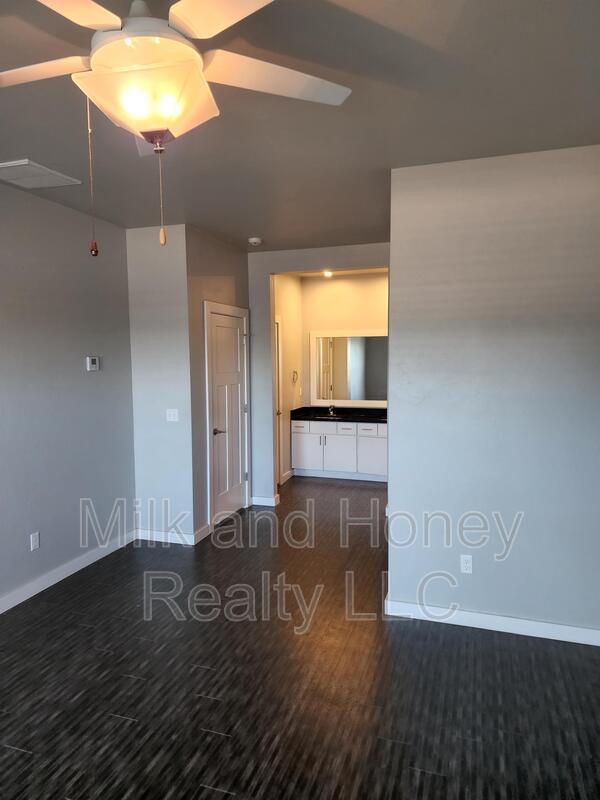 Building Photo - 605 NW 176th St