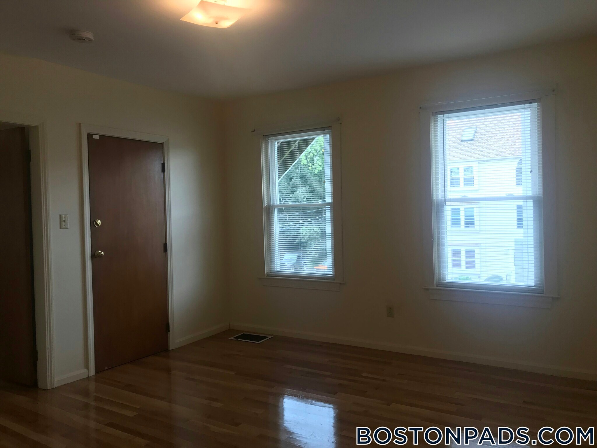 Building Photo - 19 Norumbega Terrace