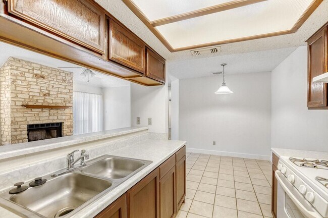 Building Photo - 7806 Chimayo Cove