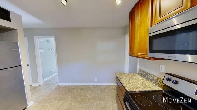 Building Photo - 6017 Whittier Dr