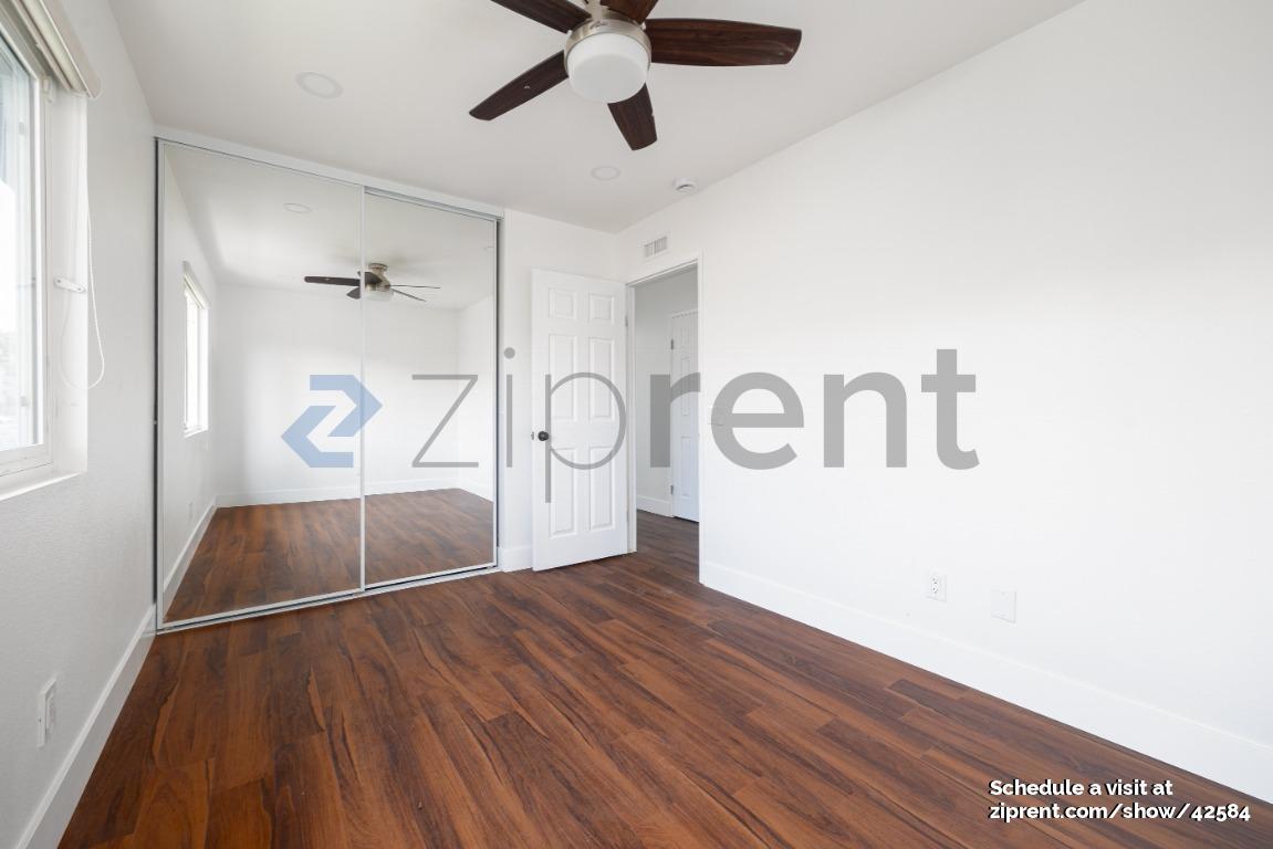 Building Photo - 13894 Paseo Zaldivar