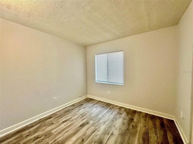 Building Photo - 606 Pavare Ct