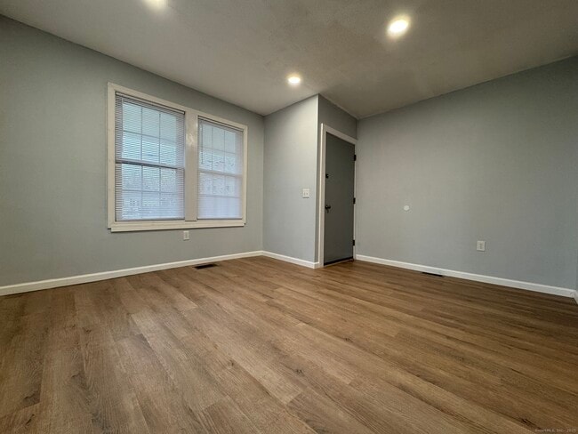 Building Photo - 9 South St