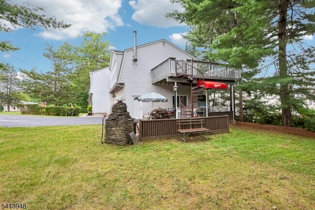 Building Photo - 488 Cedar Ln