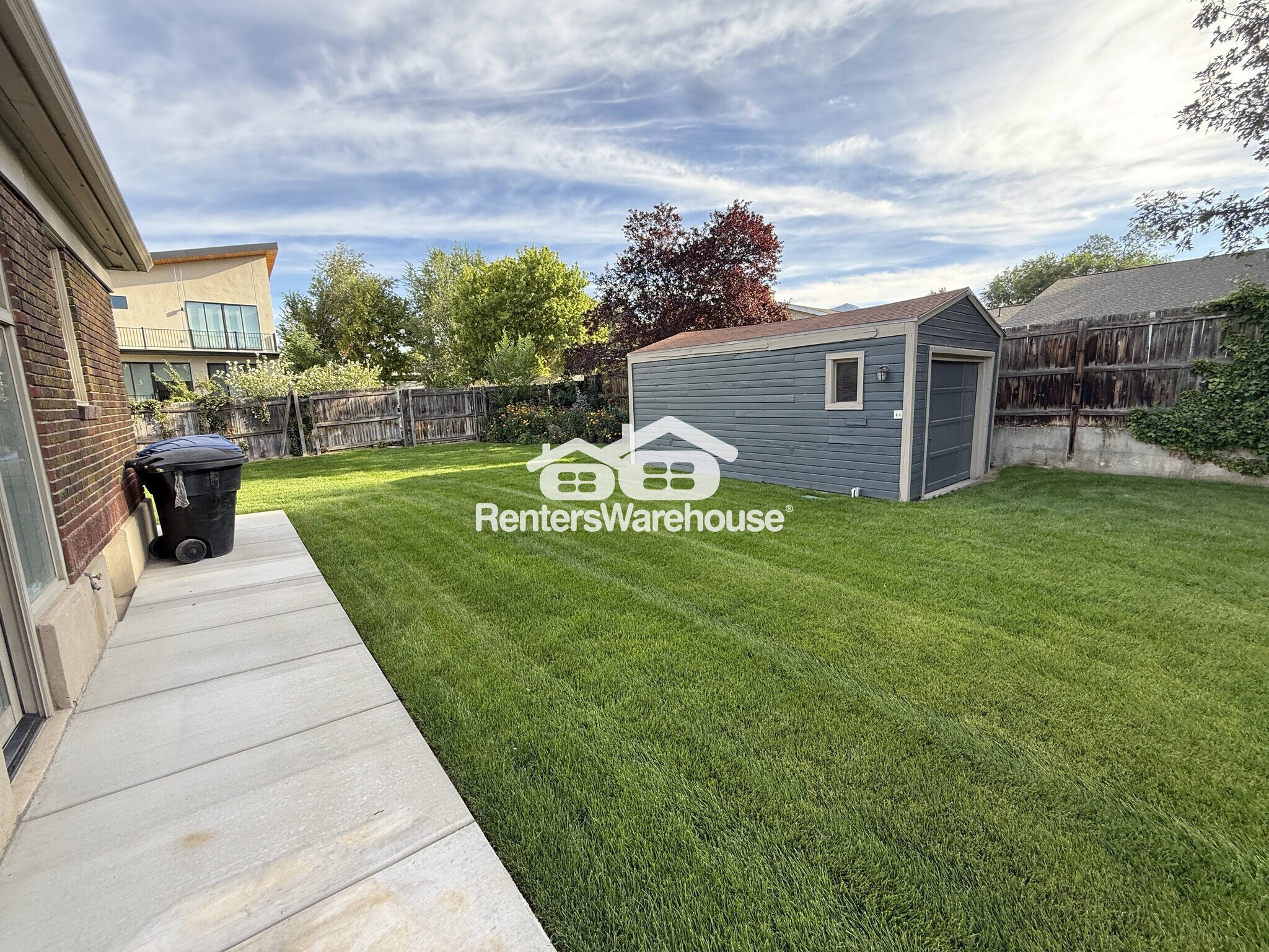 Building Photo - 4555 Highland Dr.