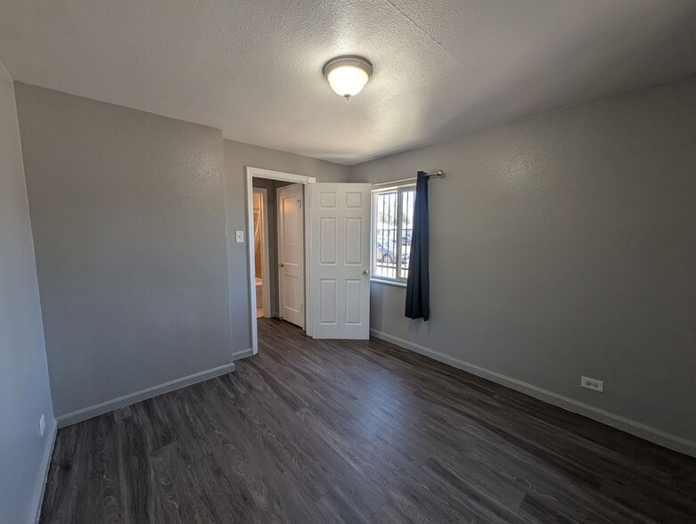 Building Photo - 1523 Uinta St
