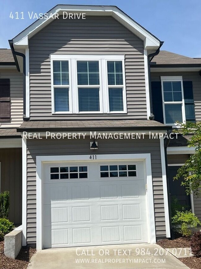 Building Photo - 411 Vassar Dr