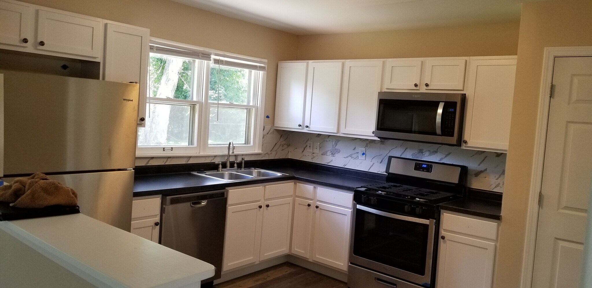 Building Photo - 202 Brookside Dr