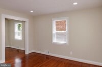 Building Photo - 632 Faraday Pl NE
