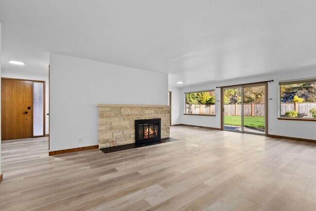 Building Photo - 4Bd/1.75Ba Seattle House