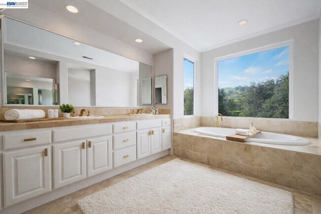 Building Photo - 3479 Gravina Pl