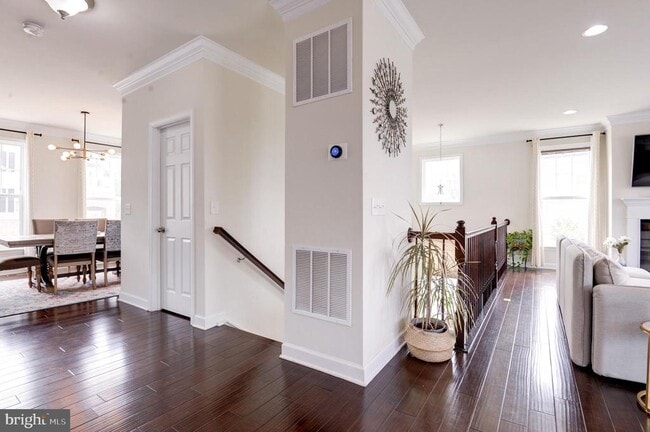 Building Photo - 22283 Pinecroft Terrace