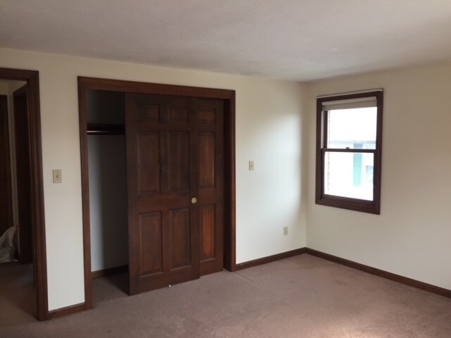 Lots of closets Big Bedrooms - 20 Bayfield Rd