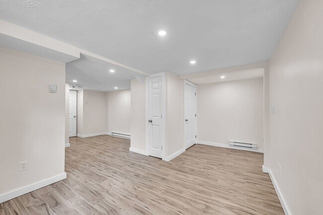 Building Photo - 465 E 8th St