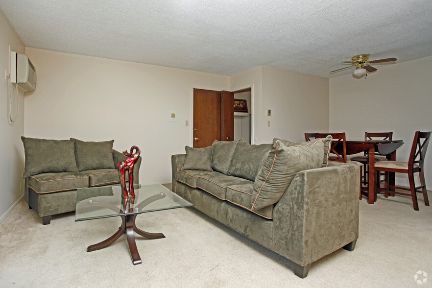 Primary Photo - Clinton Manor Apartments