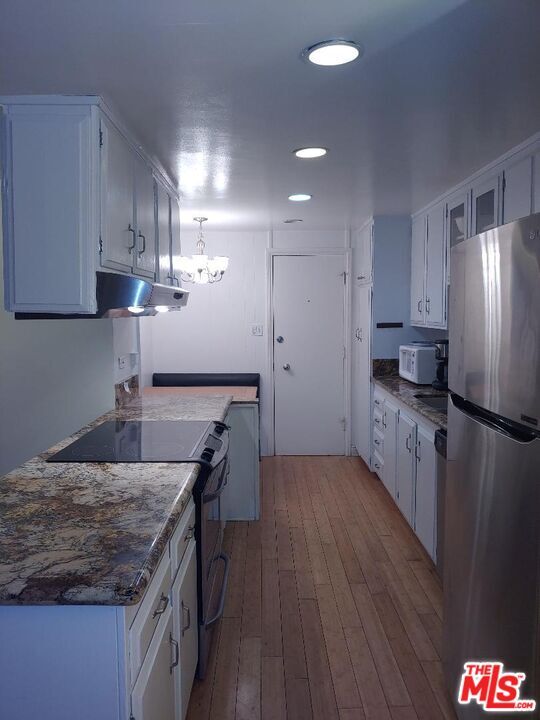 Building Photo - 23918 De Ville Way