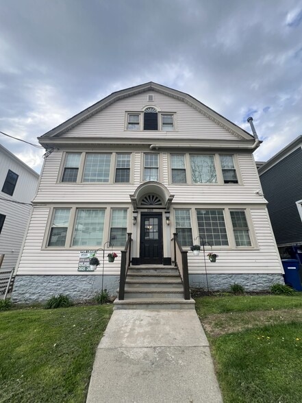 Primary Photo - 1009 Madison St