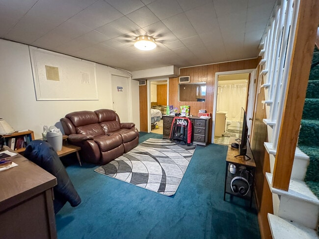 Building Photo - 845 E 820 N