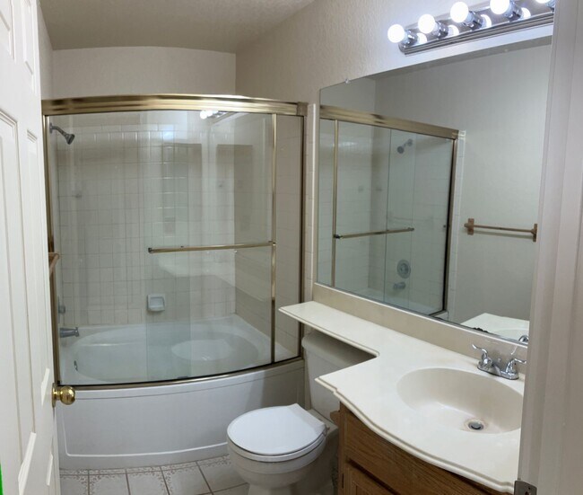 Building Photo - 1725 Branchwood Cir