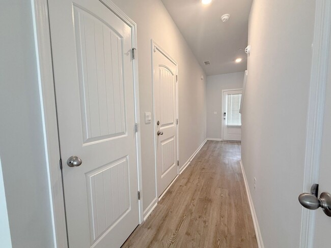 Building Photo - Newly Built 3 Bedroom Home - Baxter