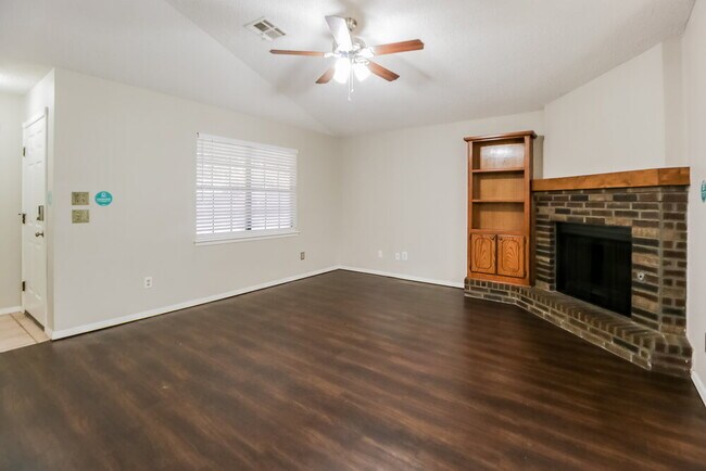 Building Photo - 12509 Ridgegate Rd