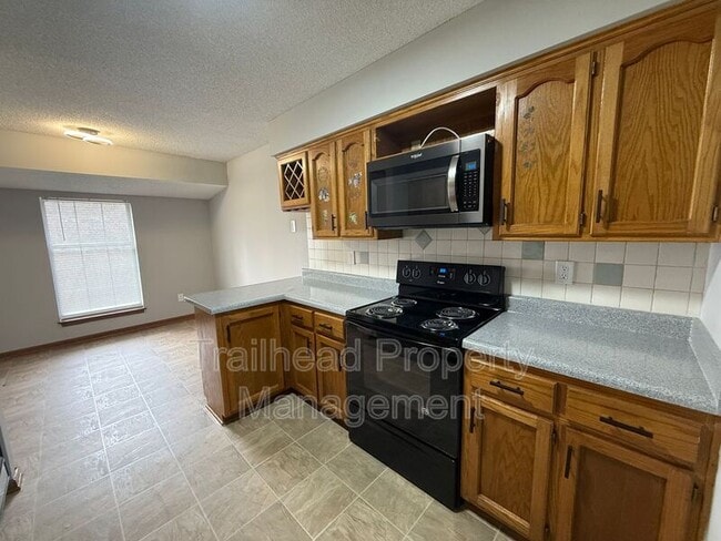 Building Photo - 3409 NW Duncan Rd