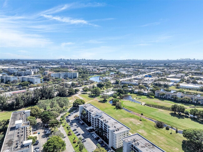 Building Photo - 3001 S Course Dr