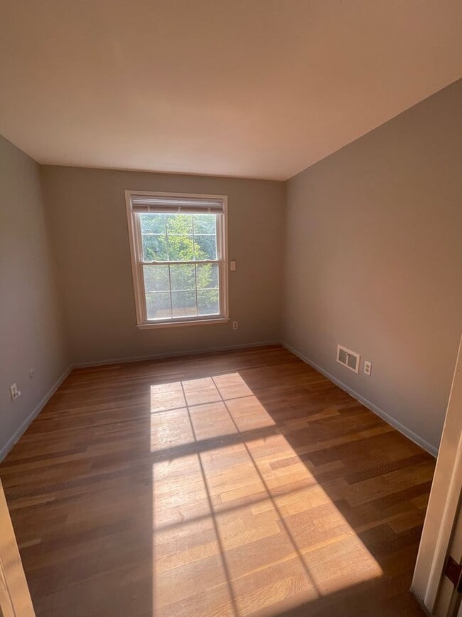 Building Photo - Spacious Four Bedroom Home Available Summer of 2026!